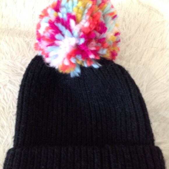 Handmade Wool Blend Knit Pompon - Picture 7 of 7